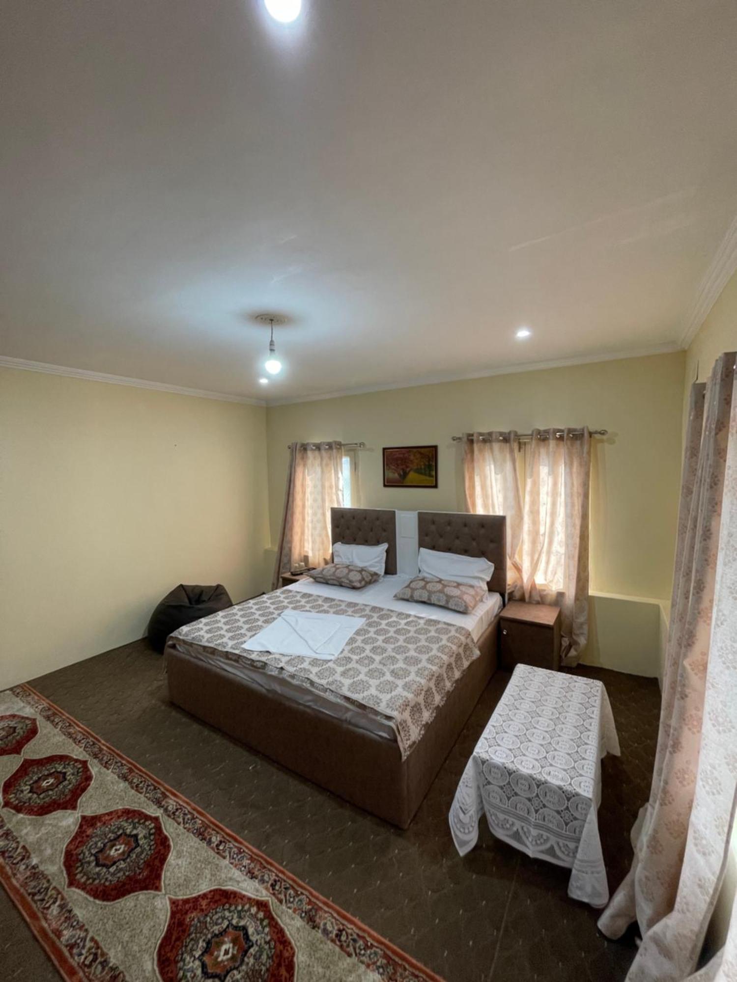 The Khayabaan - Luxurious Home Stay Away From Home Сринагар Экстерьер фото